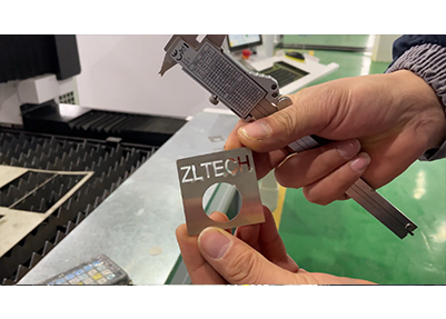 ZLTECH Thin Stainless Steel Fiber Laser Cutting Machine With Fast Speed