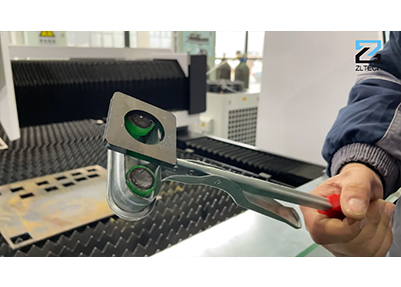 6mm Carbon Steel Laser Cutting by 3000W Fiber Laser Cutter (5.96mm)